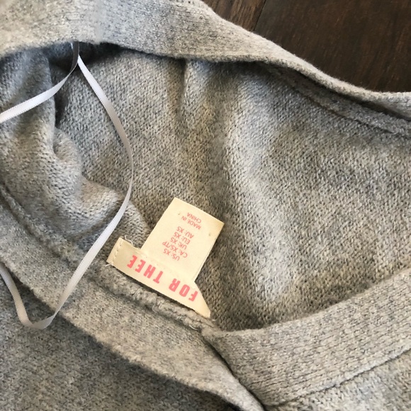 Sweater with buttons (reversible) - Picture 3 of 3